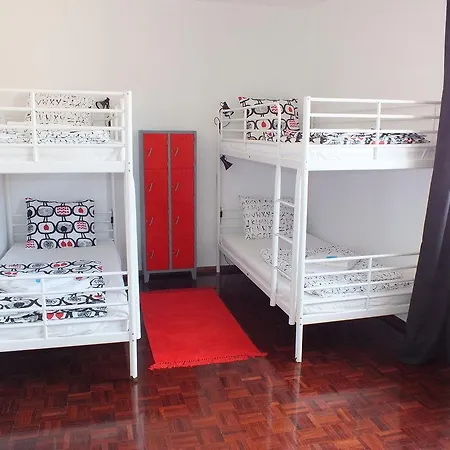 Dorms & Doubles * Peniche